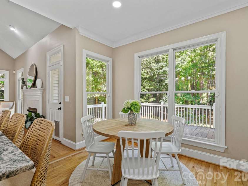 254 Bay Harbour Road, Mooresville, NC 28117.  MLS# CAR4333740, YatesRealty ID 15509. Lightfilled dining area