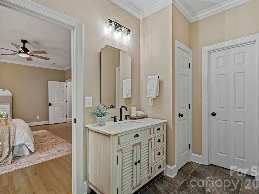 254 Bay Harbour Road, Mooresville, NC 28117.  MLS# CAR4333740, YatesRealty ID 15509. Primary bath