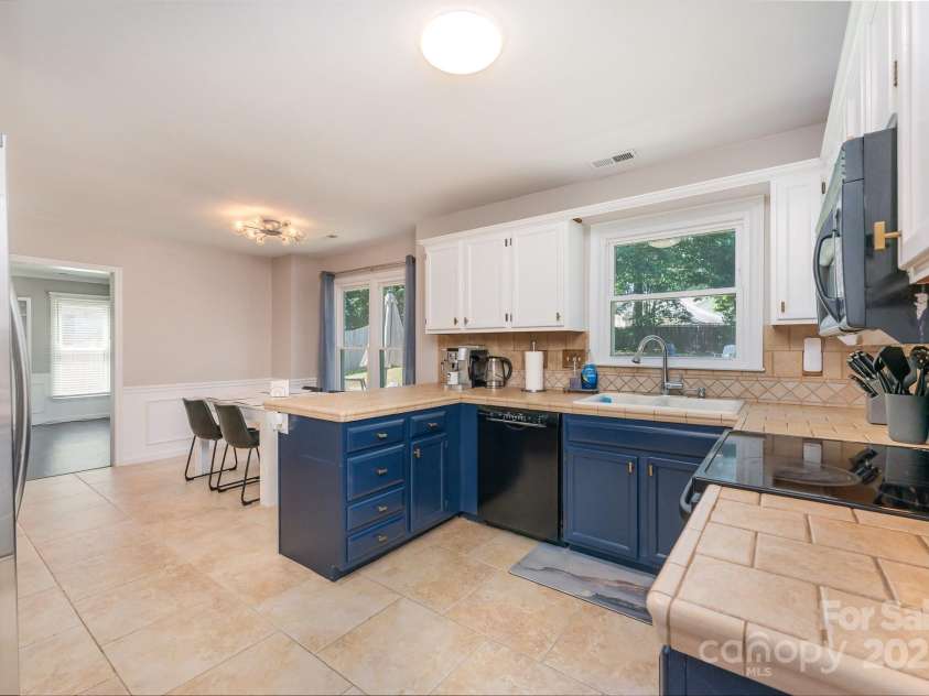 7435 Trotter Road, Charlotte, NC 28216.  MLS# CAR4228199, YatesRealty ID 1551. 