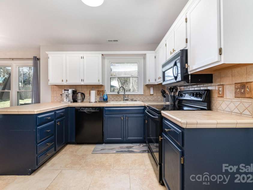 7435 Trotter Road, Charlotte, NC 28216.  MLS# CAR4228199, YatesRealty ID 1551. 