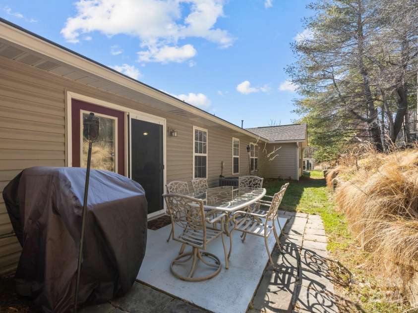68 Wiltshire Circle, Fletcher, NC 28732.  MLS# CAR4231564, YatesRealty ID 15512. 