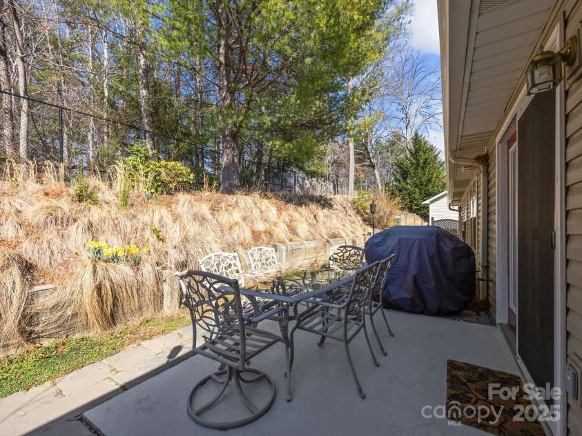 68 Wiltshire Circle, Fletcher, NC 28732.  MLS# CAR4231564, YatesRealty ID 15512. 
