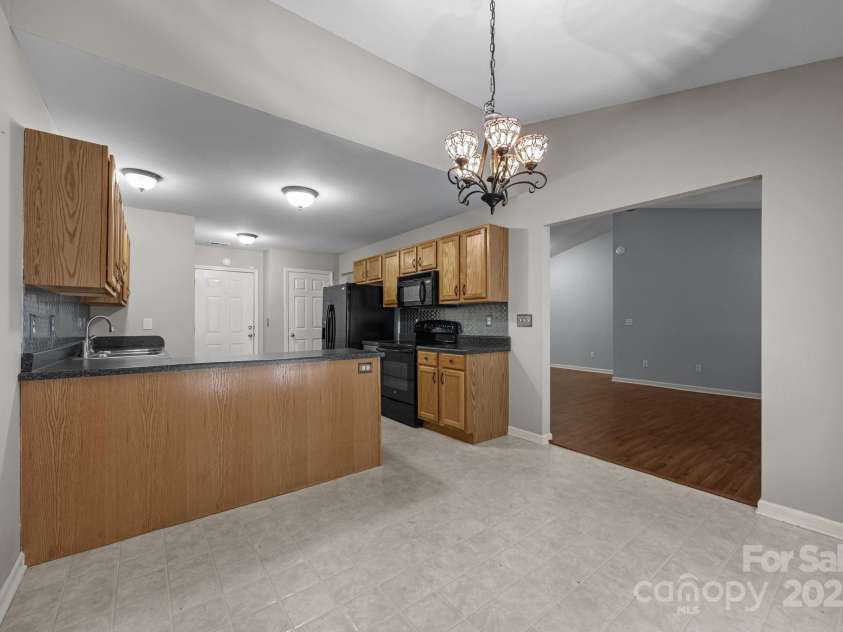 68 Wiltshire Circle, Fletcher, NC 28732.  MLS# CAR4231564, YatesRealty ID 15512. 