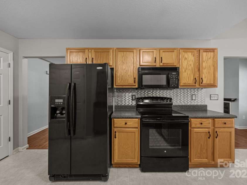 68 Wiltshire Circle, Fletcher, NC 28732.  MLS# CAR4231564, YatesRealty ID 15512. 