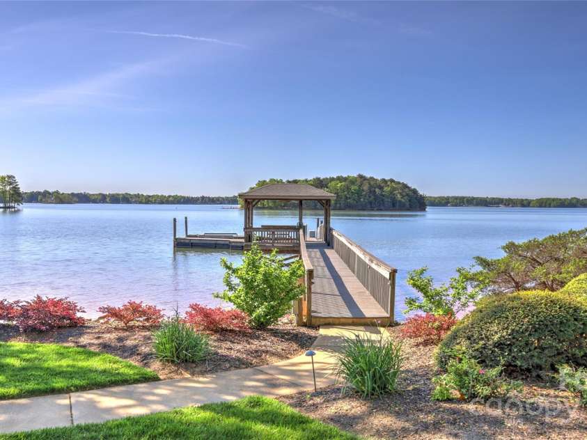 495 Bay Harbour Road, Mooresville, NC 28117.  MLS# CAR4256426, YatesRealty ID 15514. 