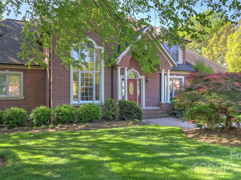 495 Bay Harbour Road, Mooresville, NC 28117.  MLS# CAR4256426, YatesRealty ID 15514. 