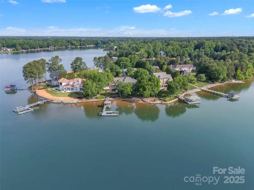 495 Bay Harbour Road, Mooresville, NC 28117.  MLS# CAR4256426, YatesRealty ID 15514. 