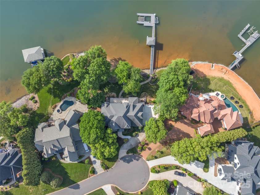 495 Bay Harbour Road, Mooresville, NC 28117.  MLS# CAR4256426, YatesRealty ID 15514. 
