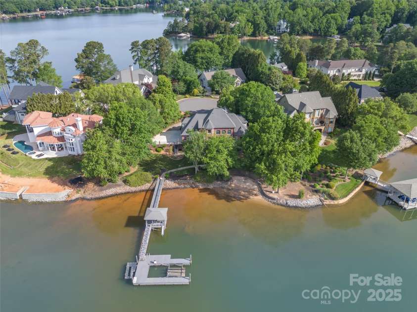 495 Bay Harbour Road, Mooresville, NC 28117.  MLS# CAR4256426, YatesRealty ID 15514. 