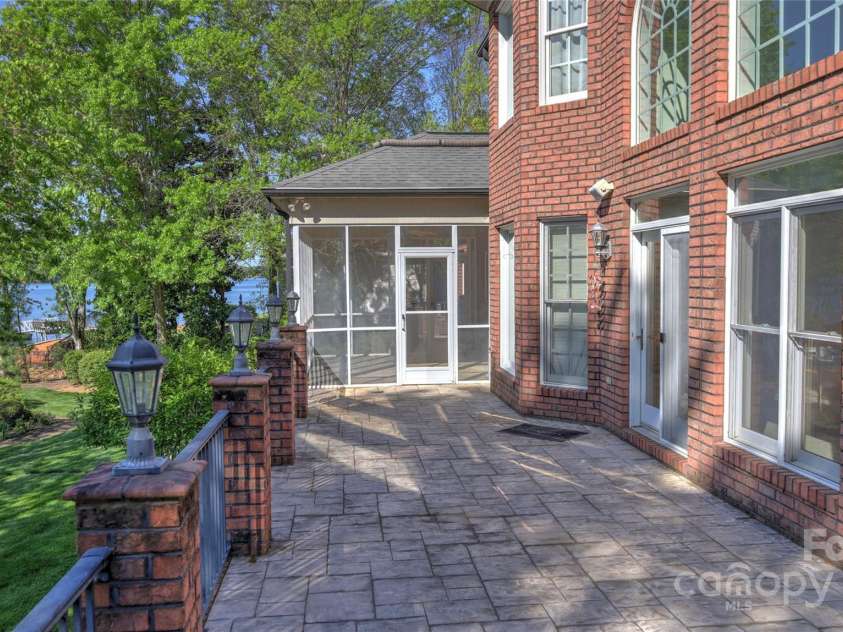 495 Bay Harbour Road, Mooresville, NC 28117.  MLS# CAR4256426, YatesRealty ID 15514. 