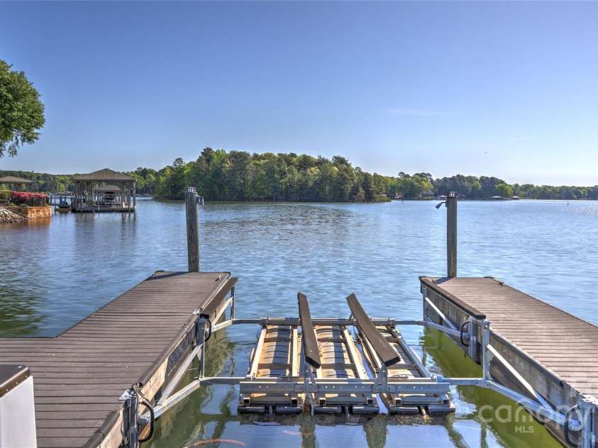 495 Bay Harbour Road, Mooresville, NC 28117.  MLS# CAR4256426, YatesRealty ID 15514. 