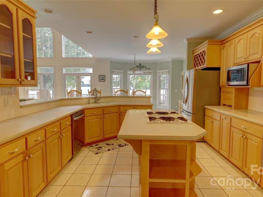 495 Bay Harbour Road, Mooresville, NC 28117.  MLS# CAR4256426, YatesRealty ID 15514. Massive kitchen with tons of quality cabinets and counterspace