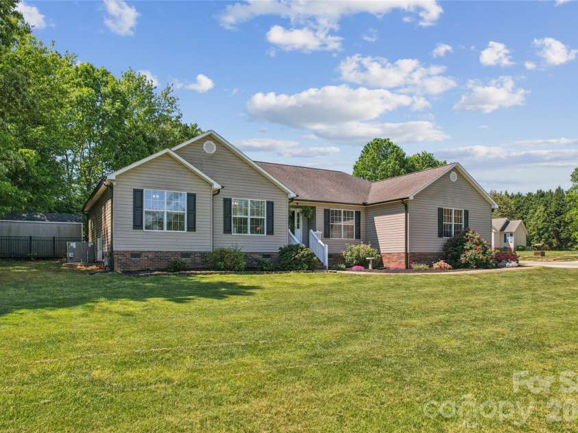 311 Random Drive, Salisbury, NC 28147.  MLS# CAR4371342, YatesRealty ID 15515. 