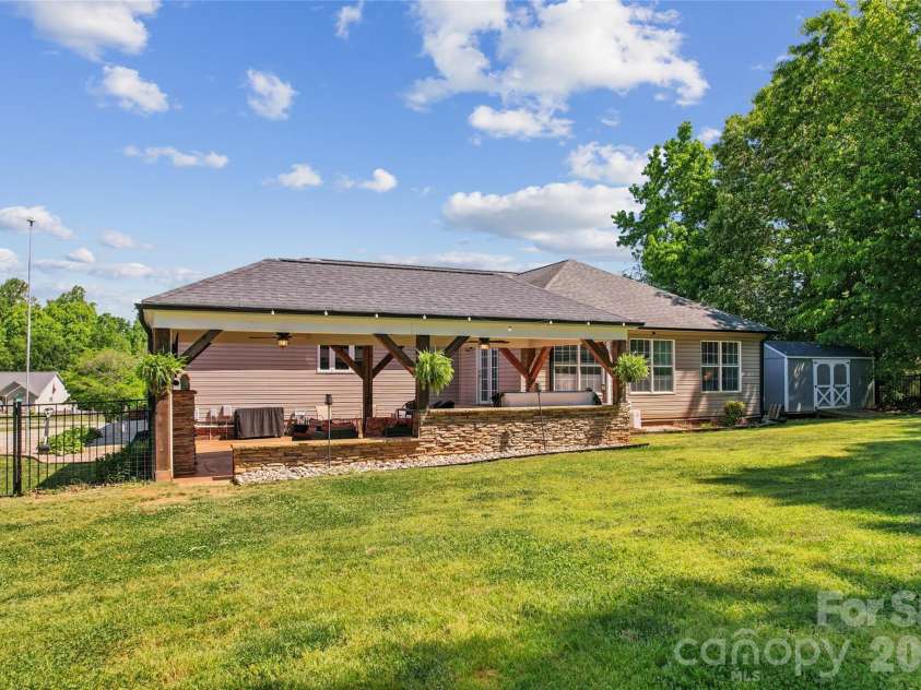 311 Random Drive, Salisbury, NC 28147.  MLS# CAR4371342, YatesRealty ID 15515. 