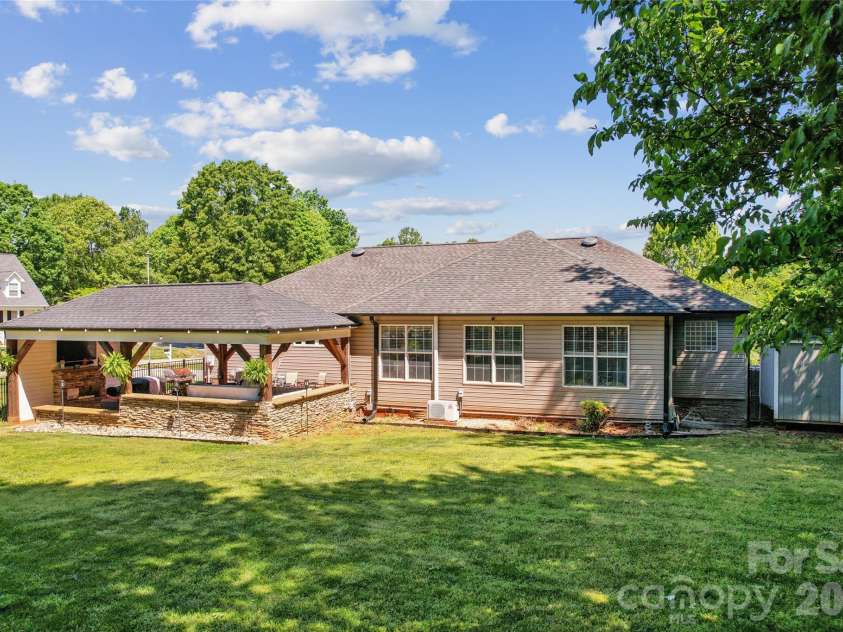 311 Random Drive, Salisbury, NC 28147.  MLS# CAR4371342, YatesRealty ID 15515. 