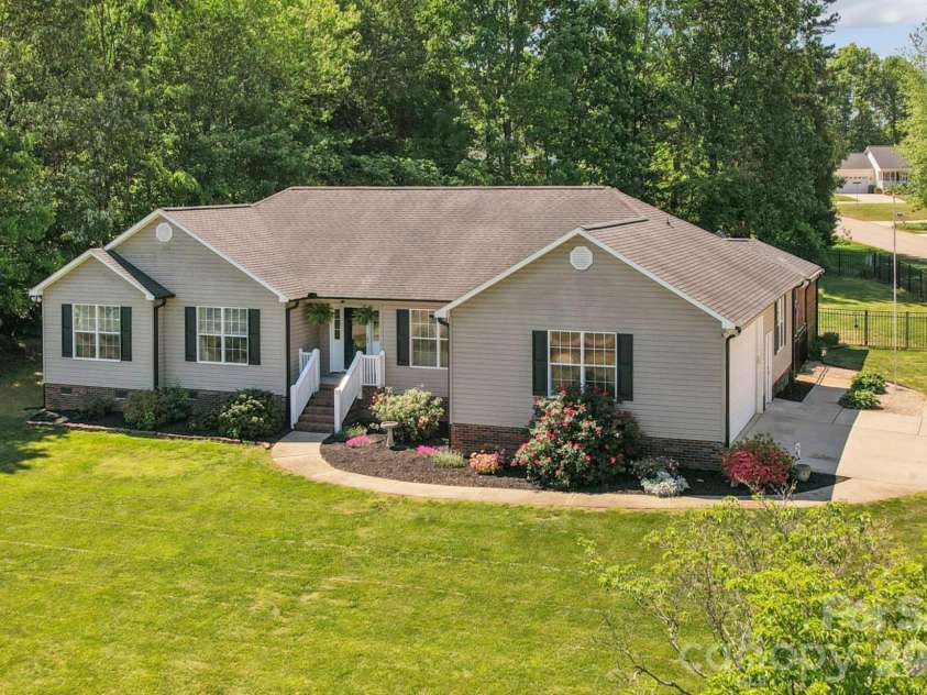 311 Random Drive, Salisbury, NC 28147.  MLS# CAR4371342, YatesRealty ID 15515. 