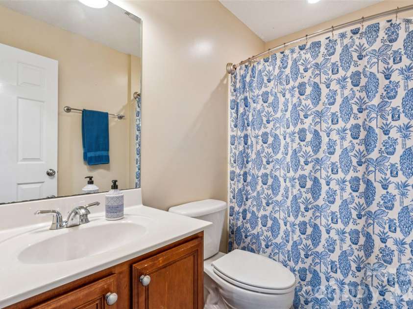 311 Random Drive, Salisbury, NC 28147.  MLS# CAR4371342, YatesRealty ID 15515. Main full  bath