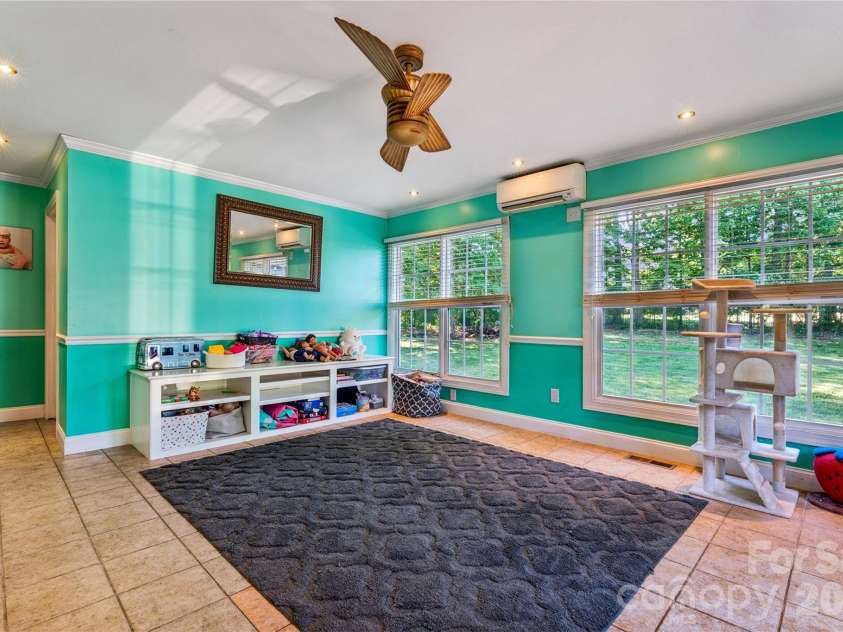 311 Random Drive, Salisbury, NC 28147.  MLS# CAR4371342, YatesRealty ID 15515. Sunroom / Entertainment space