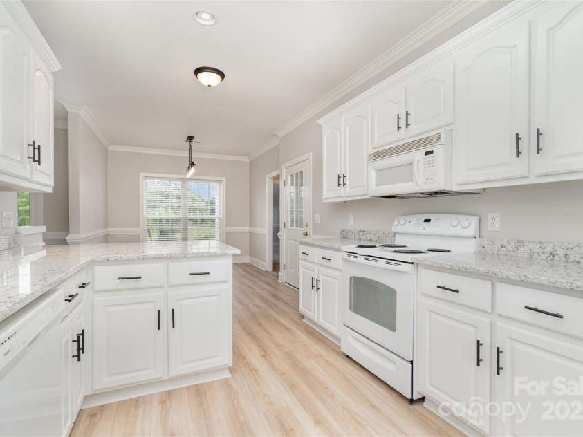 6201 New Hope Church Road, Marshville, NC 28103.  MLS# CAR4260648, YatesRealty ID 15515. 