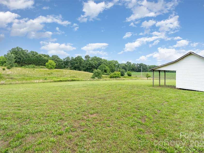 6201 New Hope Church Road, Marshville, NC 28103.  MLS# CAR4260648, YatesRealty ID 15515. 