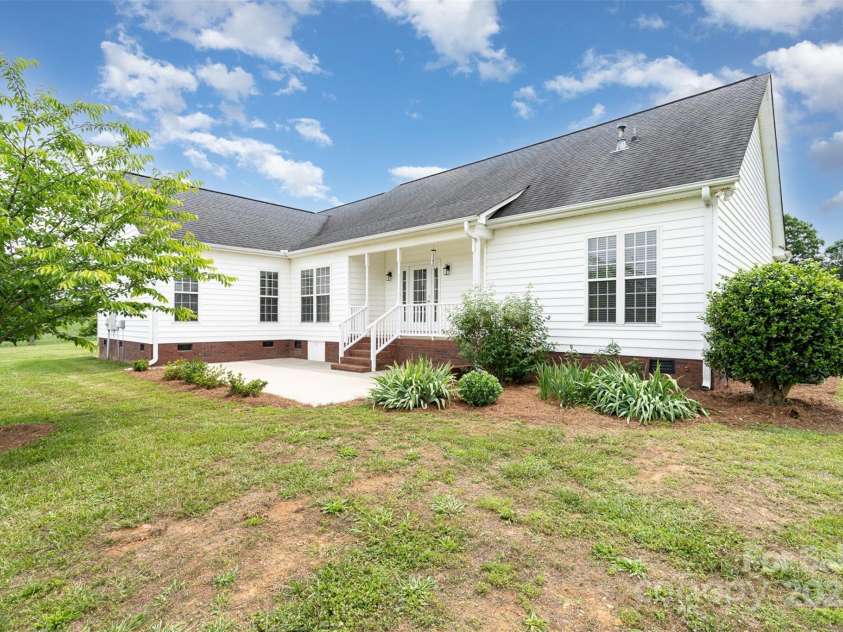6201 New Hope Church Road, Marshville, NC 28103.  MLS# CAR4260648, YatesRealty ID 15515. 