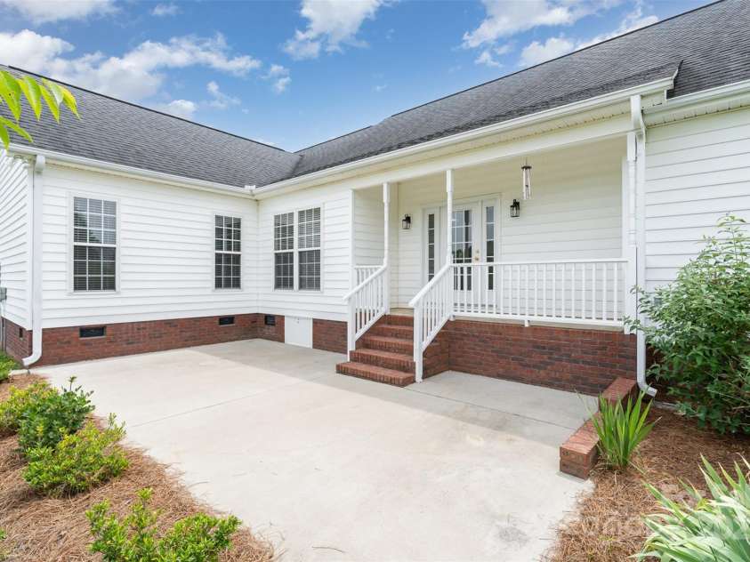 6201 New Hope Church Road, Marshville, NC 28103.  MLS# CAR4260648, YatesRealty ID 15515. 