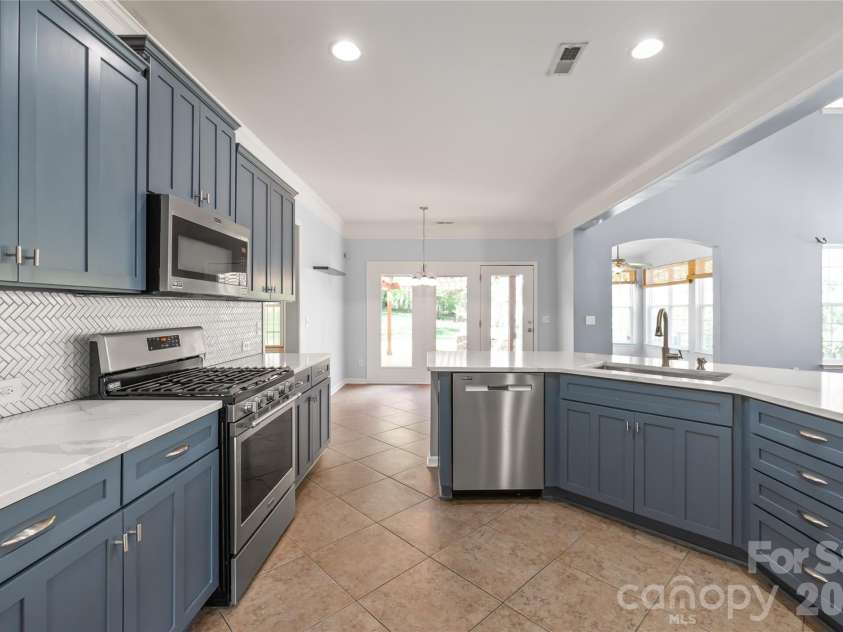 11631 Baystone Place, Concord, NC 28025.  MLS# CAR4367034, YatesRealty ID 15516. 