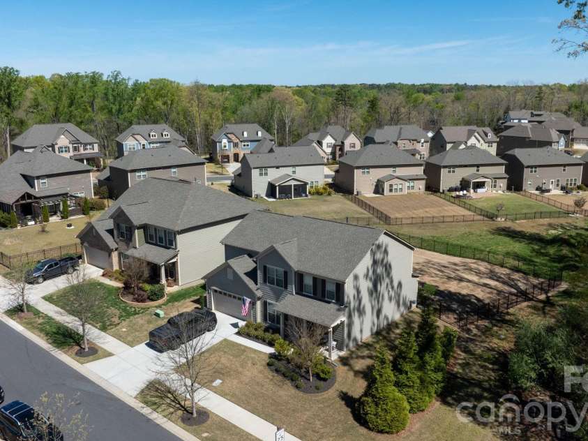 13017 Eagle Oak Drive, Charlotte, NC 28278.  MLS# CAR4362951, YatesRealty ID 15518. 