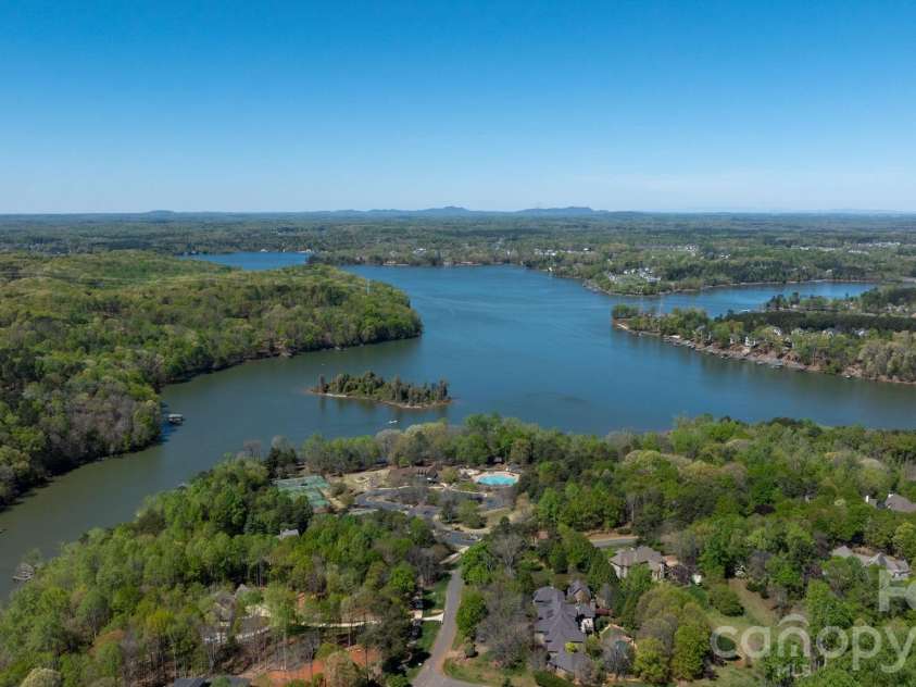 13017 Eagle Oak Drive, Charlotte, NC 28278.  MLS# CAR4362951, YatesRealty ID 15518. Overhead view