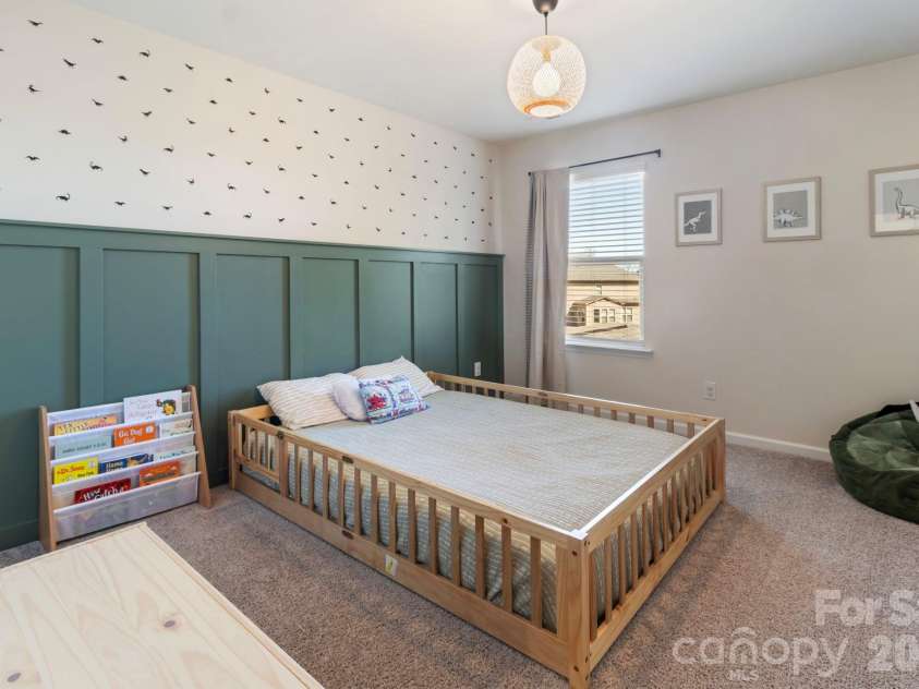 13017 Eagle Oak Drive, Charlotte, NC 28278.  MLS# CAR4362951, YatesRealty ID 15518. Secondary bedroom
