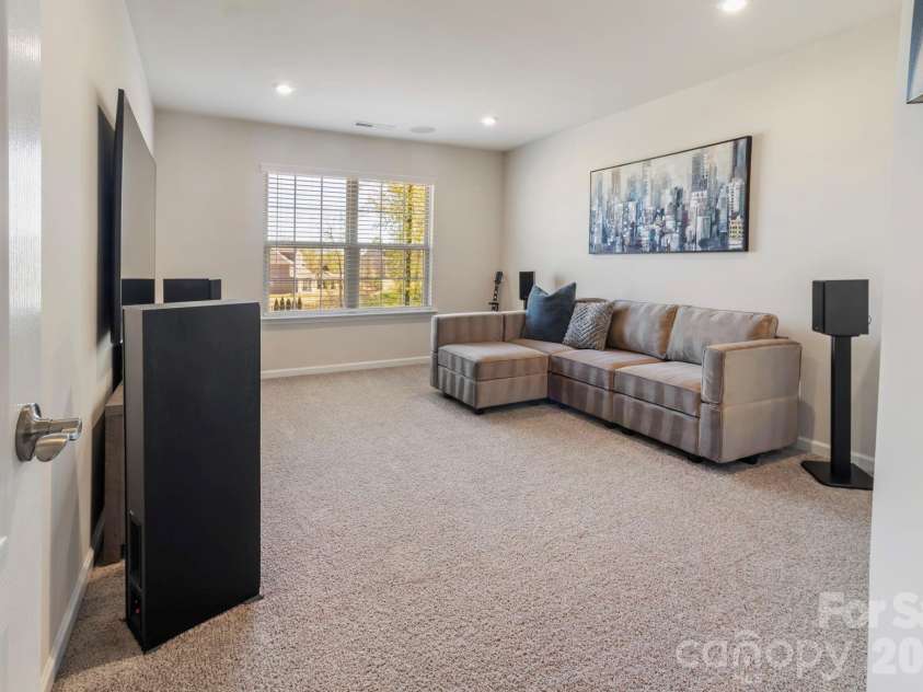 13017 Eagle Oak Drive, Charlotte, NC 28278.  MLS# CAR4362951, YatesRealty ID 15518. Secondary bedroom/flex