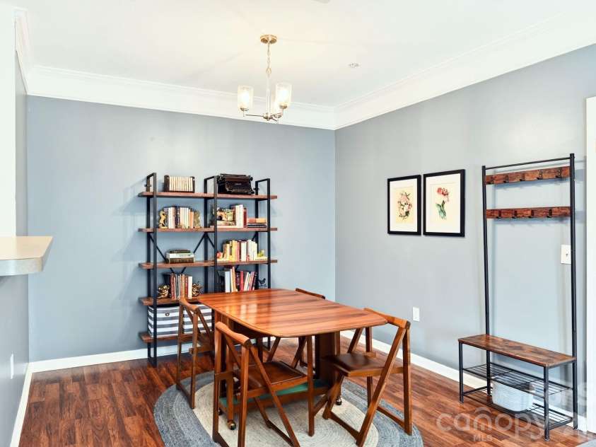 123 Appeldoorn Circle, Asheville, NC 28803.  MLS# CAR4366794, YatesRealty ID 15519. Cute Dining Area
