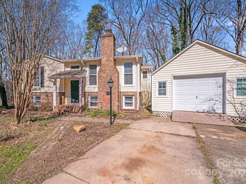 3029 Winding Trail, Matthews, NC 28105.  MLS# CAR4219600, YatesRealty ID 15519. 
