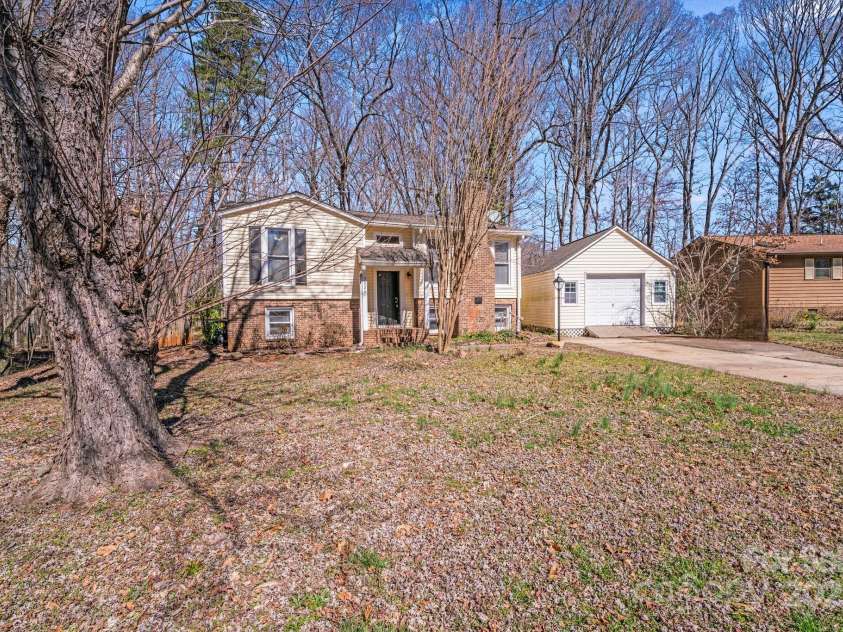 3029 Winding Trail, Matthews, NC 28105.  MLS# CAR4219600, YatesRealty ID 15519. 