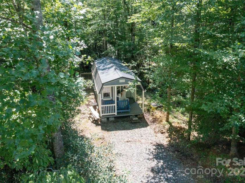 245 White Oak Creek Road, Burnsville, NC 28714.  MLS# CAR4319314, YatesRealty ID 1552. 