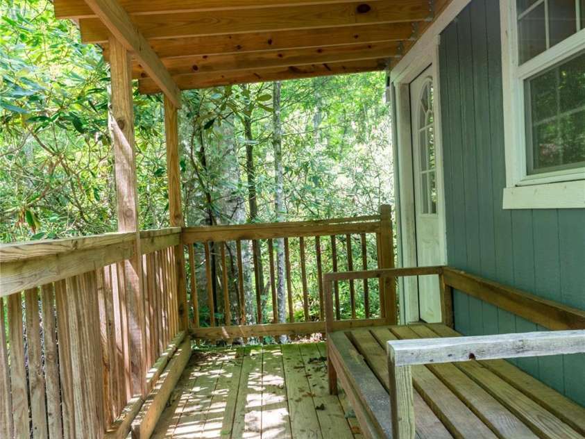 245 White Oak Creek Road, Burnsville, NC 28714.  MLS# CAR4319314, YatesRealty ID 1552. 