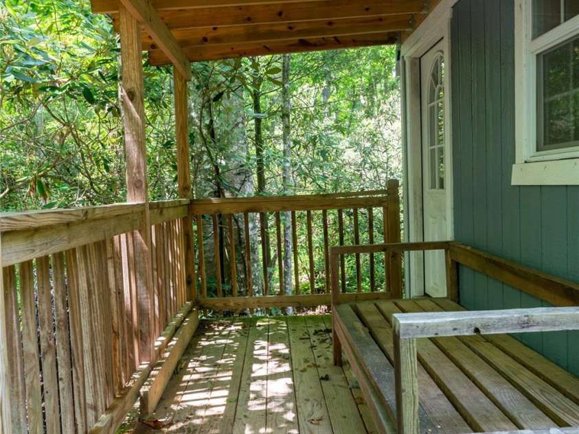 245 White Oak Creek Road, Burnsville, NC 28714.  MLS# CAR4319314, YatesRealty ID 1552. 