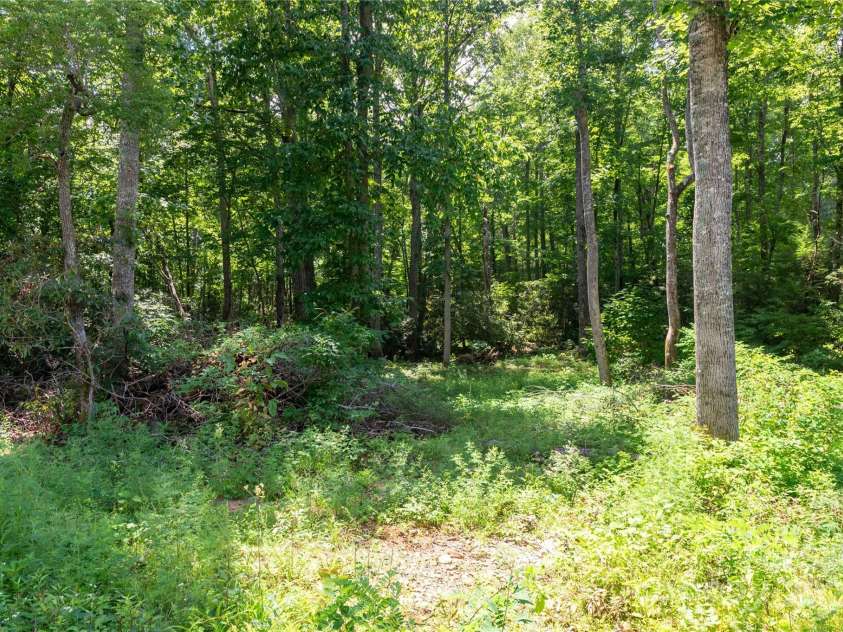 245 White Oak Creek Road, Burnsville, NC 28714.  MLS# CAR4319314, YatesRealty ID 1552. 