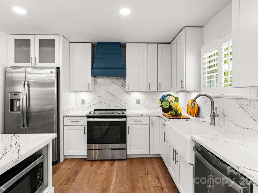 138 Lakefront Drive, Mooresville, NC 28117.  MLS# CAR4260946, YatesRealty ID 15520. 