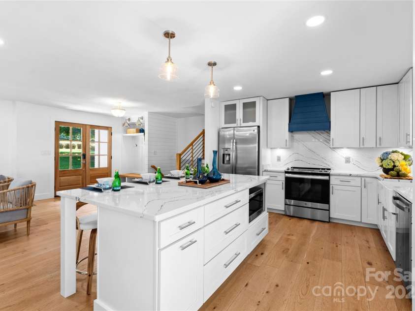 138 Lakefront Drive, Mooresville, NC 28117.  MLS# CAR4260946, YatesRealty ID 15520. 