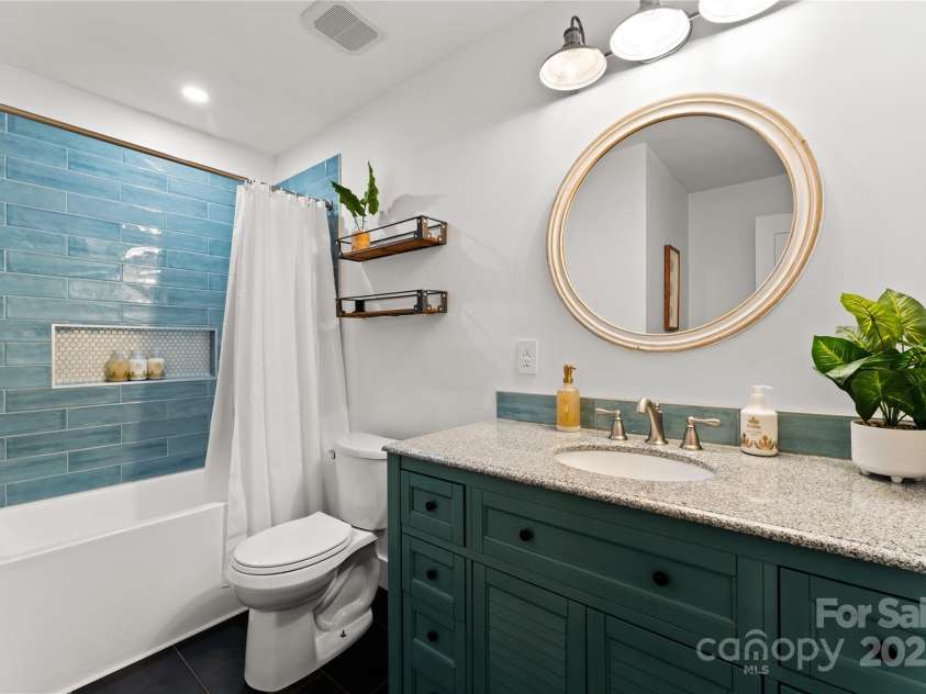 138 Lakefront Drive, Mooresville, NC 28117.  MLS# CAR4260946, YatesRealty ID 15520. 