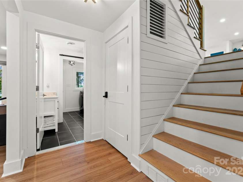 138 Lakefront Drive, Mooresville, NC 28117.  MLS# CAR4260946, YatesRealty ID 15520. 