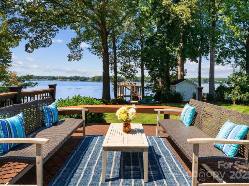138 Lakefront Drive, Mooresville, NC 28117.  MLS# CAR4260946, YatesRealty ID 15520. 