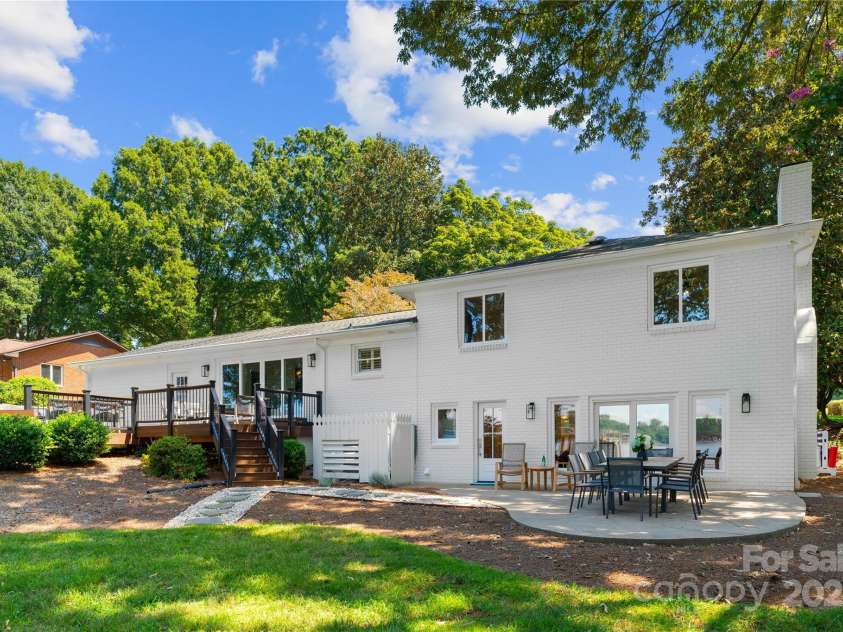 138 Lakefront Drive, Mooresville, NC 28117.  MLS# CAR4260946, YatesRealty ID 15520. 