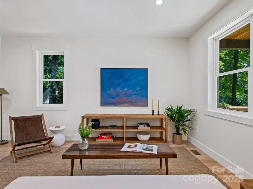 13 Pinecrest Drive, Asheville, NC 28803.  MLS# CAR4260113, YatesRealty ID 15521. 