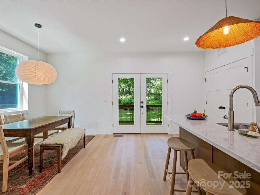 13 Pinecrest Drive, Asheville, NC 28803.  MLS# CAR4260113, YatesRealty ID 15521. 