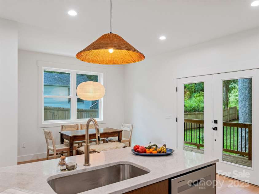 13 Pinecrest Drive, Asheville, NC 28803.  MLS# CAR4260113, YatesRealty ID 15521. 