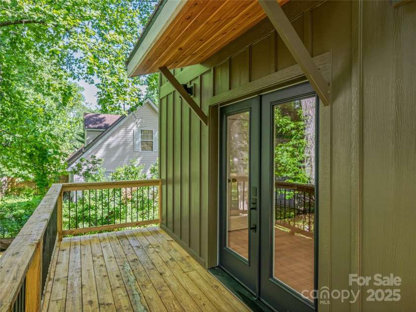 13 Pinecrest Drive, Asheville, NC 28803.  MLS# CAR4260113, YatesRealty ID 15521. Back deck