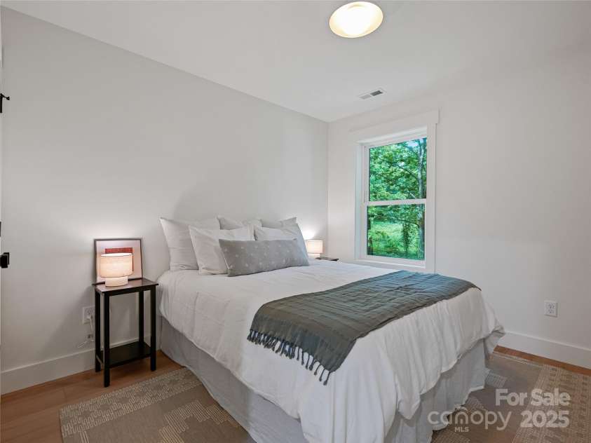 13 Pinecrest Drive, Asheville, NC 28803.  MLS# CAR4260113, YatesRealty ID 15521. Bedroom #1