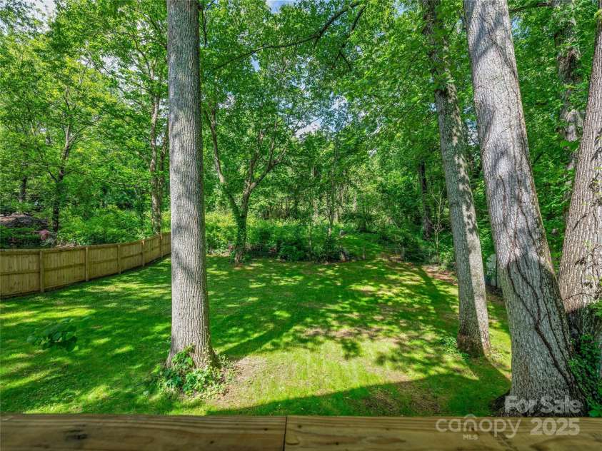 13 Pinecrest Drive, Asheville, NC 28803.  MLS# CAR4260113, YatesRealty ID 15521. Large, partially fenced back yard